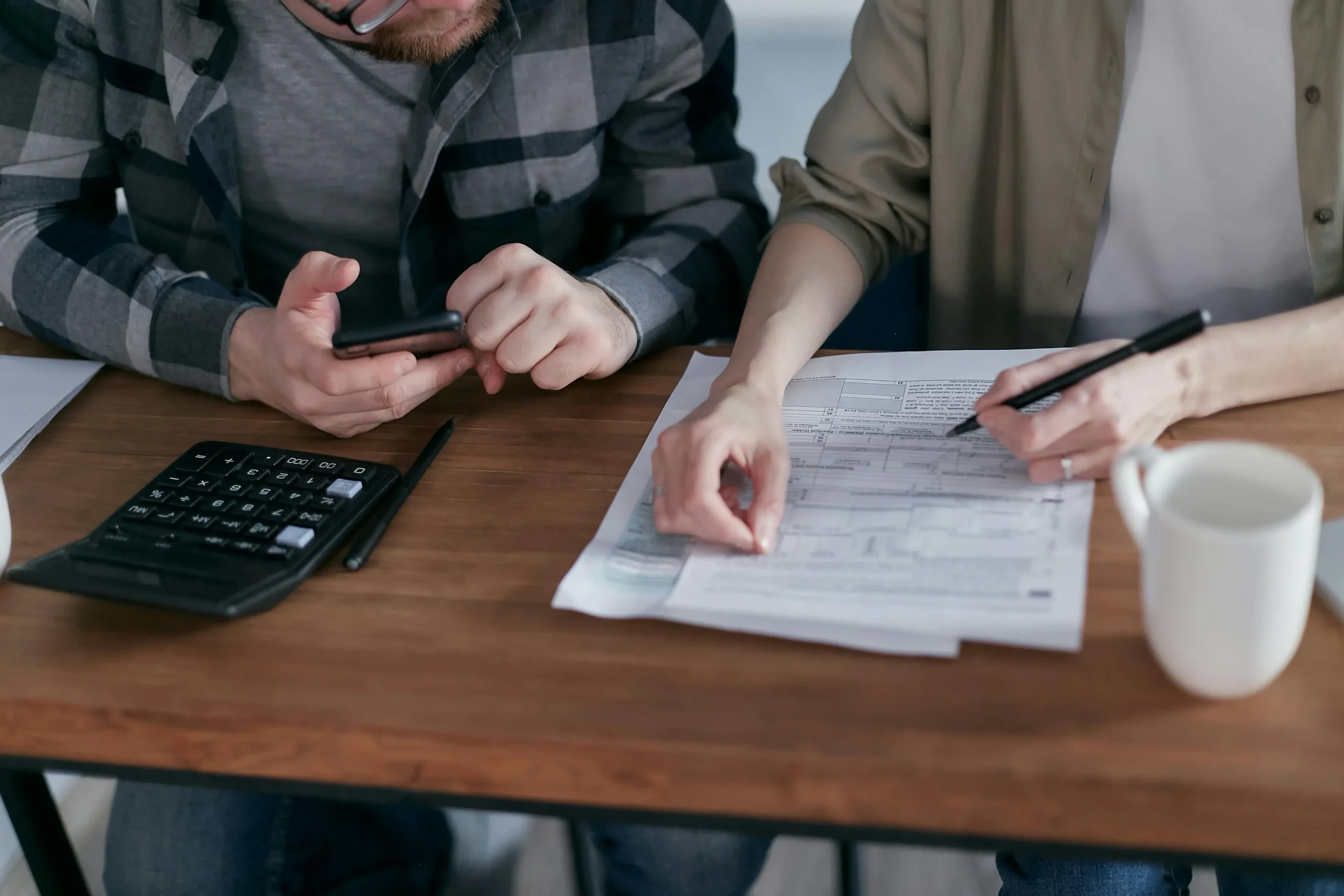 Couple researching how long it takes for solar panels to pay for themselves