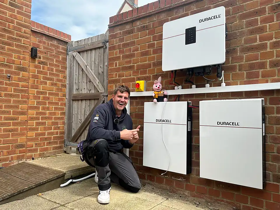 Dura Duracell solar battery installation webp